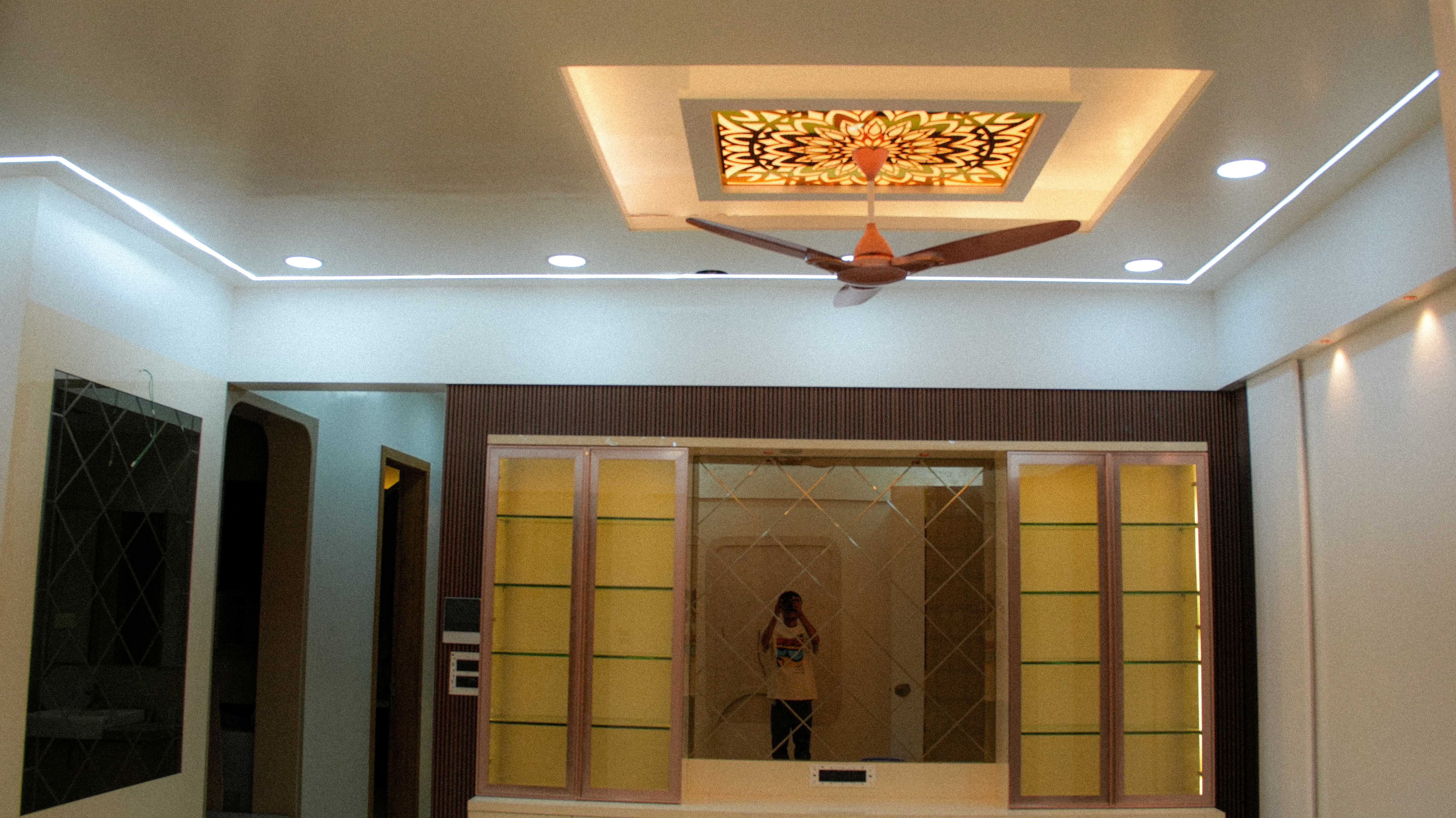 Feature Wall: 3D Texture & Gold Panel